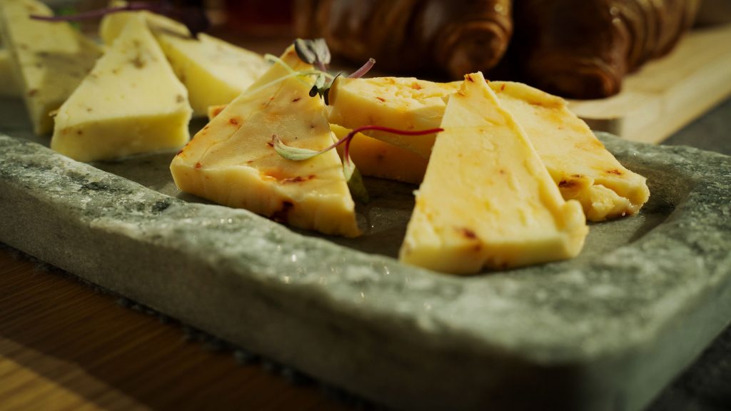 Deléitate con deliciosas recetas a partir de los quesos de Extremadura – 35€ / persona
Comprar